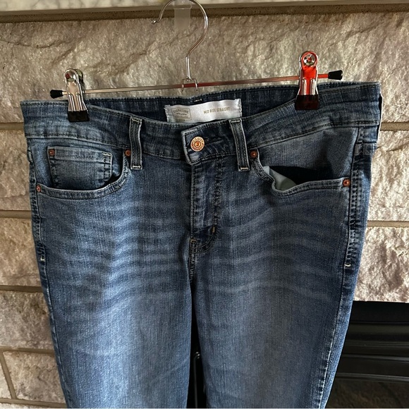 Levi Strauss Signature Mid Rise Straight Classic Blue Women's Jeans 8M - Picture 3 of 6